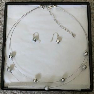 Avon silver necklace and earrings gift set